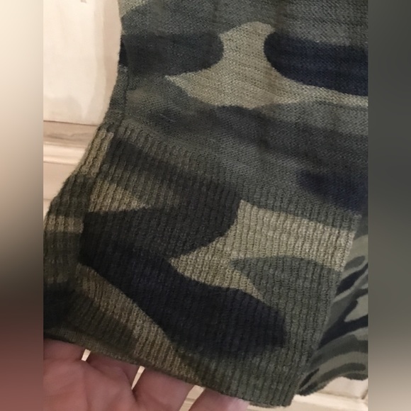 Torrid Women’s Soft Lightweight Camo Boyfriend Cardigan Size 1 EUC - Picture 4 of 7
